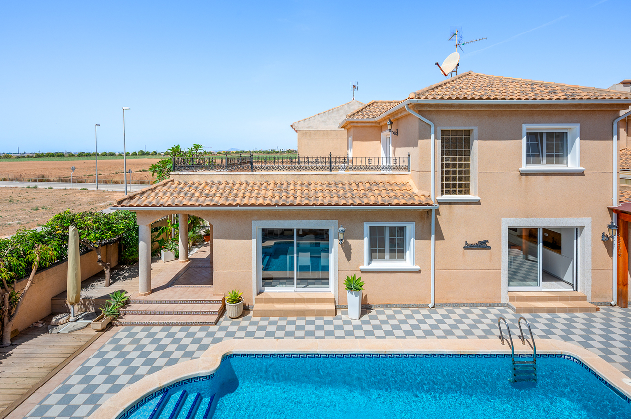 Villa for sale in Torre De La Horadada, Alicante, Spain