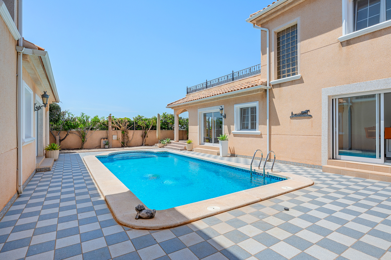 Villa for sale in Torre De La Horadada, Alicante, Spain