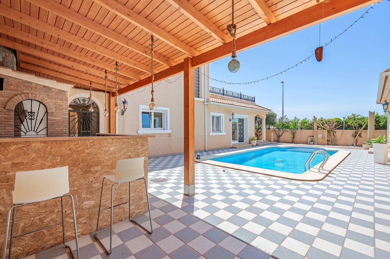 Villa for sale in Torre De La Horadada, Alicante, Spain