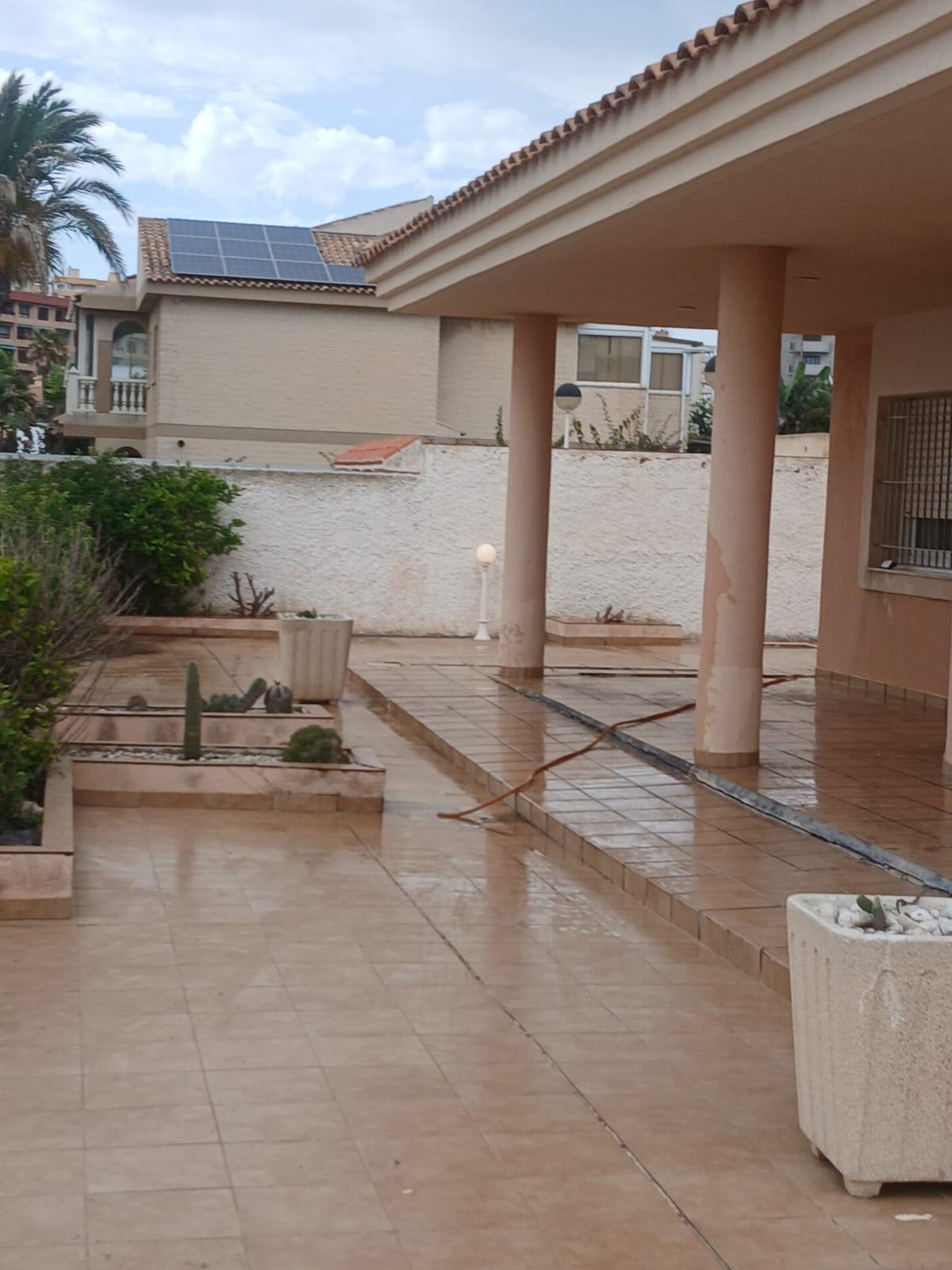 Villa en venta en La Manga Del Mar Menor