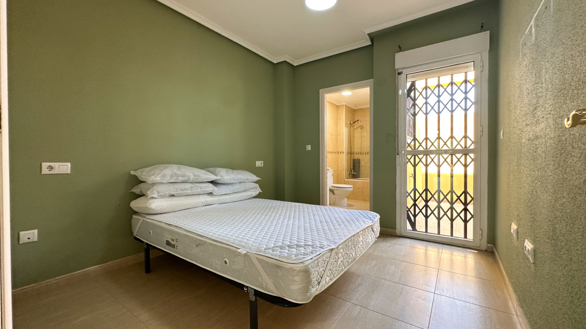 Bungalow for sale in Daya Nueva, Alicante, Spain