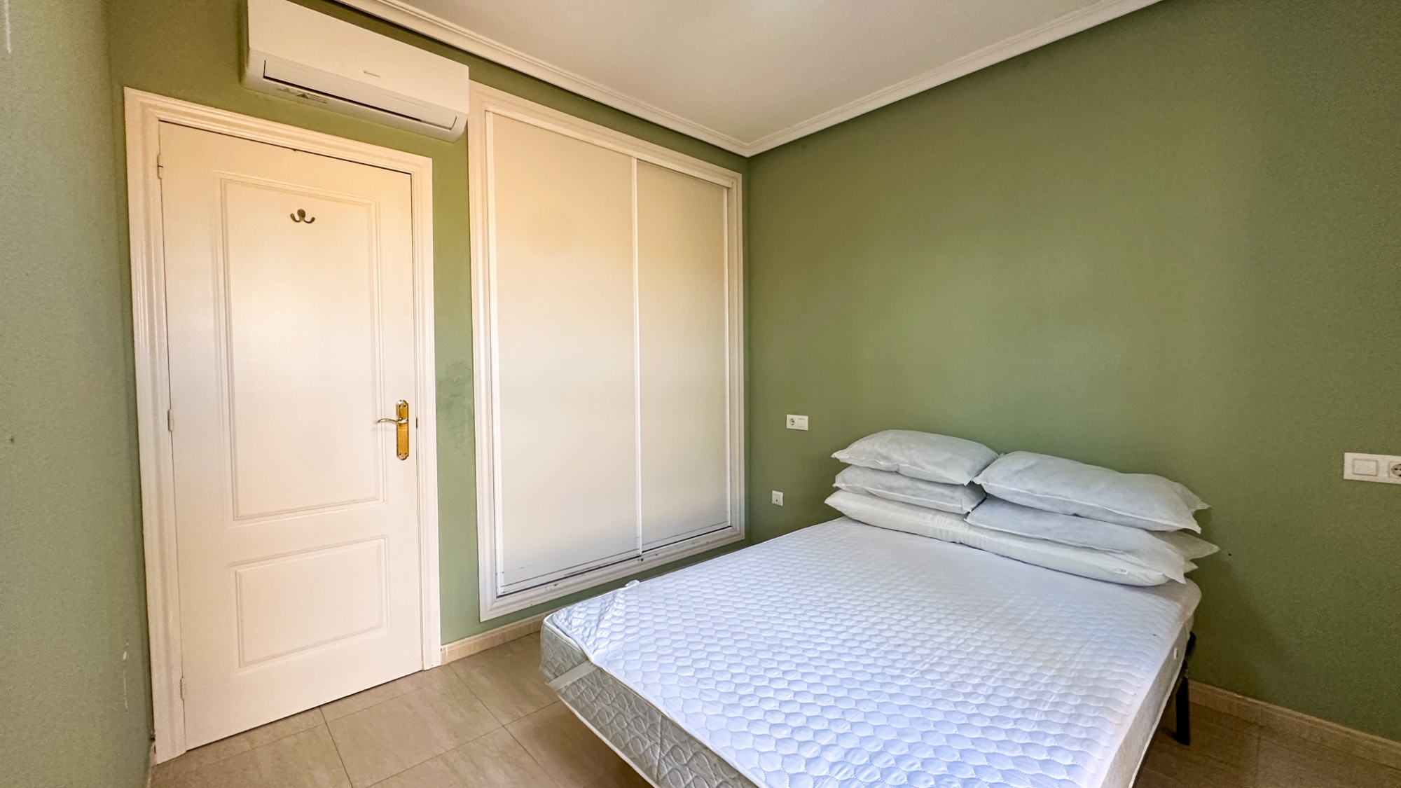 Bungalow for sale in Daya Nueva, Alicante, Spain