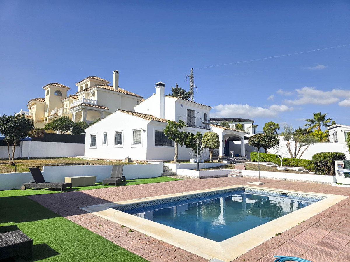 Villa en venta en Estepona
