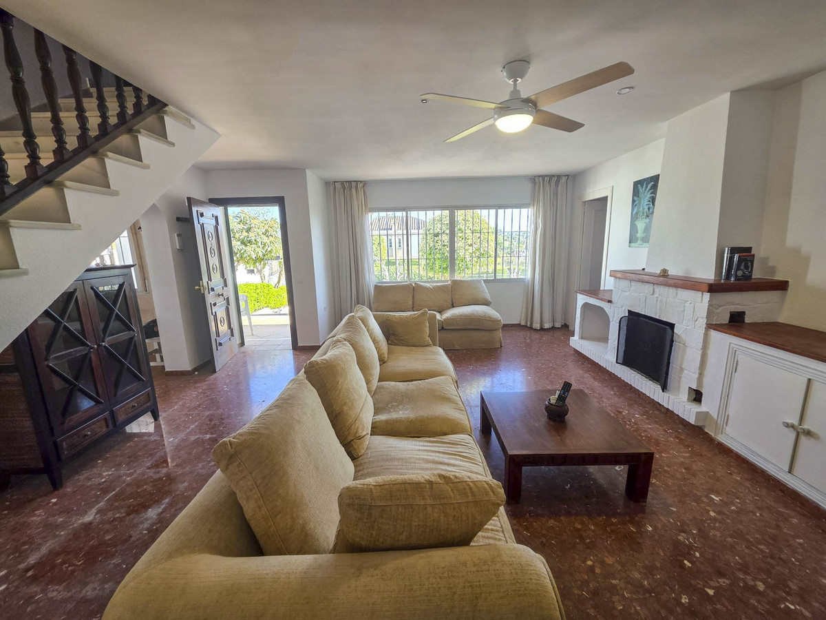 Villa en venta en Estepona