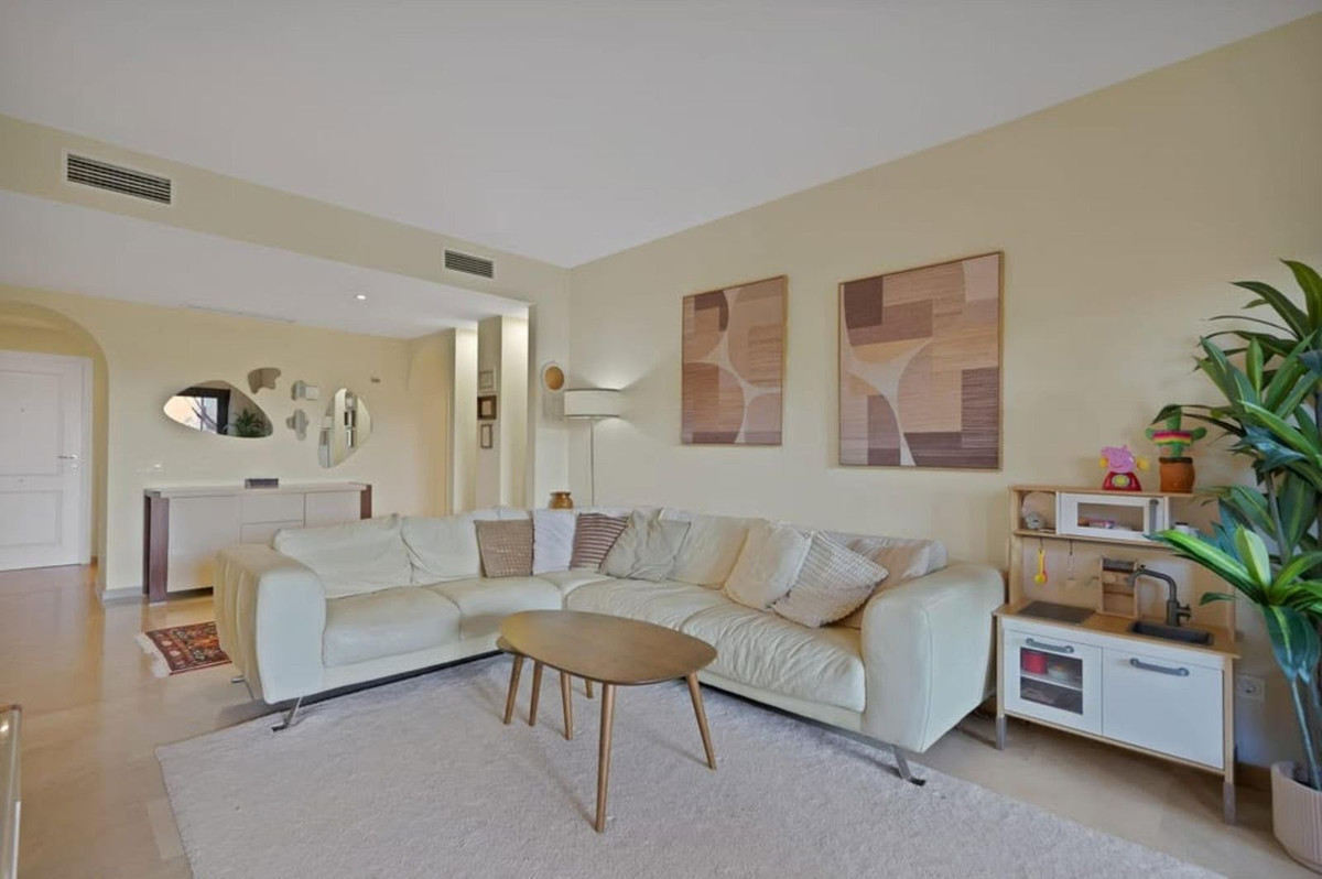Apartment for sale in La Duquesa, Málaga, Spain