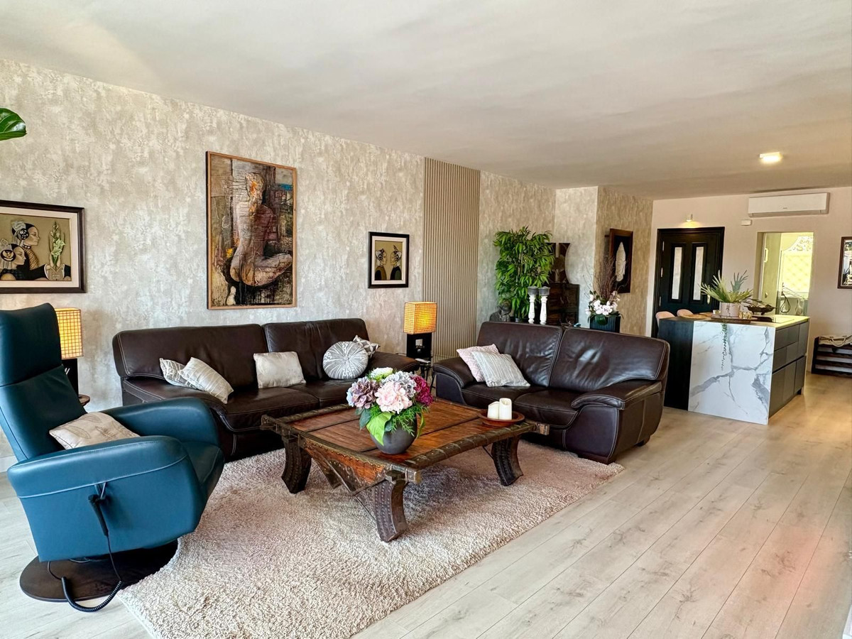 Apartment for sale in La Quinta, Málaga, Spain