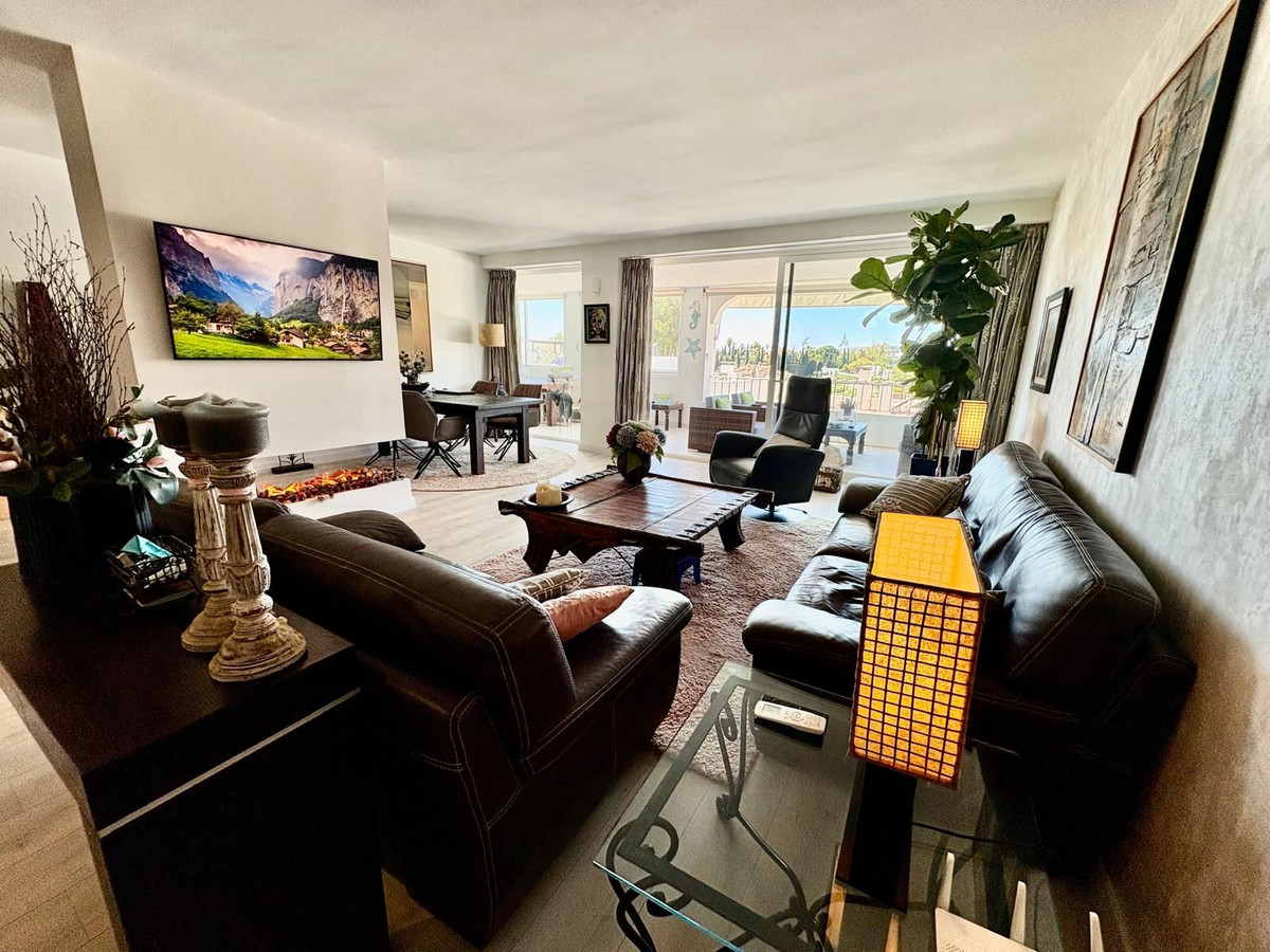 Apartment for sale in La Quinta, Málaga, Spain