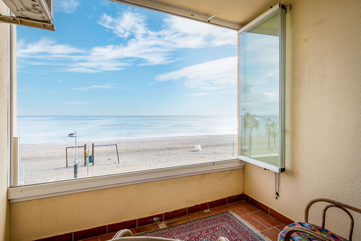 Apartment for sale in San Luis De Sabinillas, Málaga, Spain