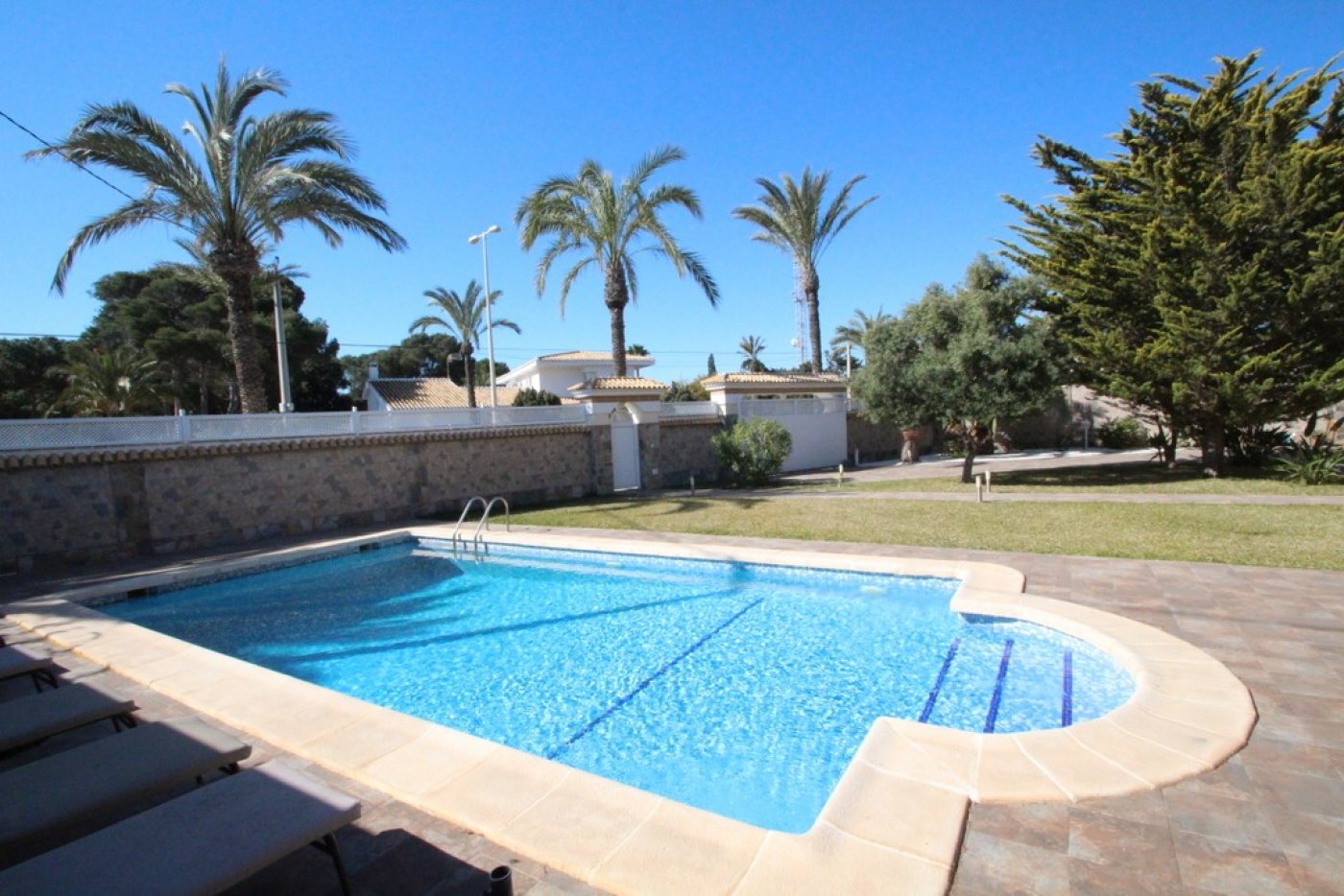 Villa en venta en Orihuela Costa