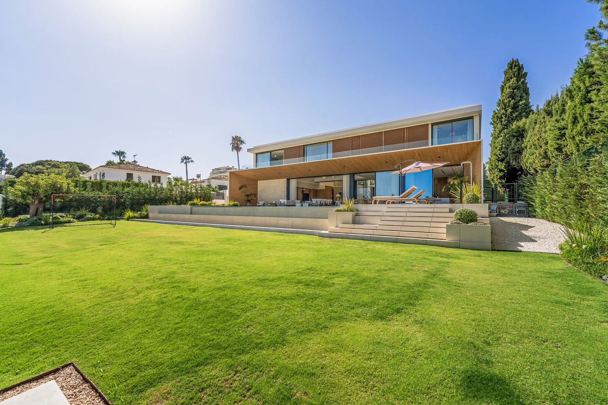 Villa for sale in Guadalmina Alta, Málaga, Spain