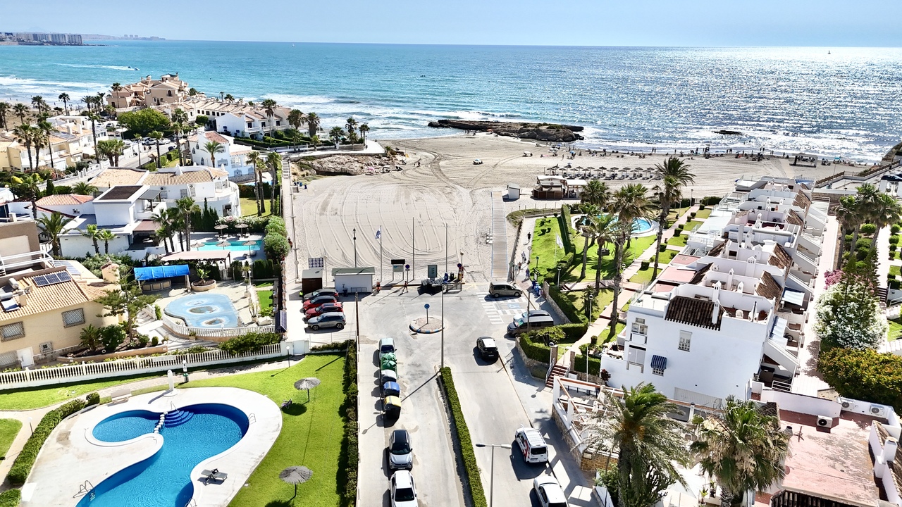 Comercial en venta en Cabo Roig