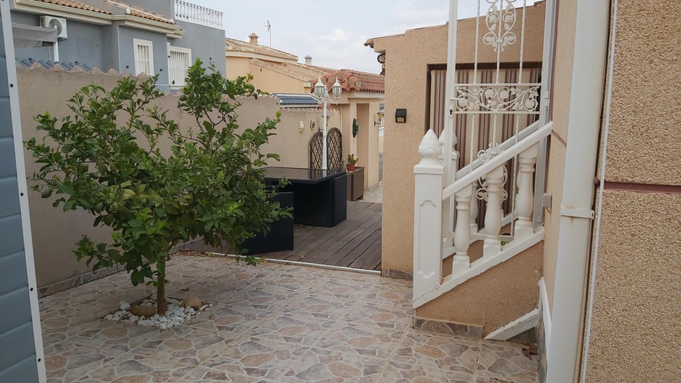 Villa en venta en Benimar