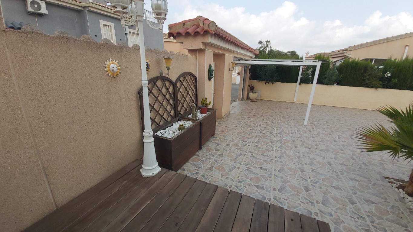 Villa en venta en Benimar