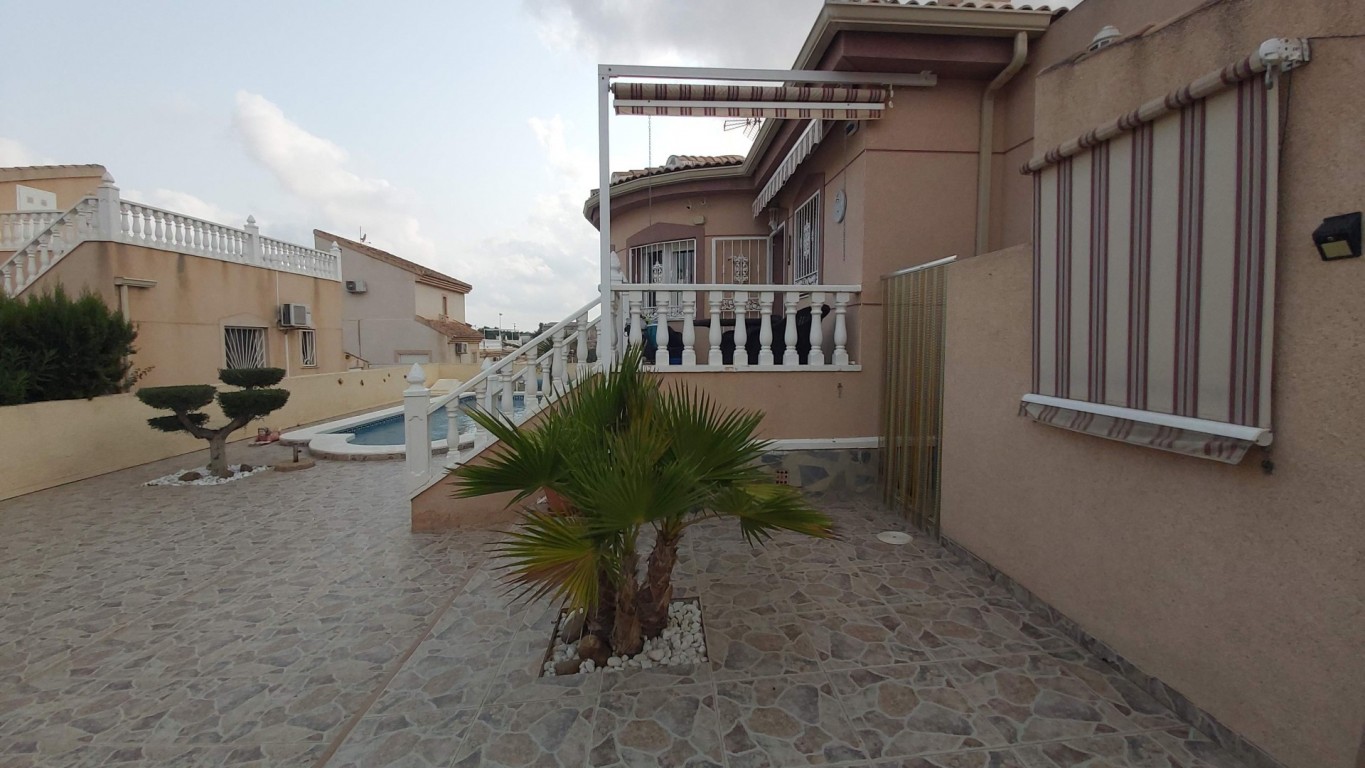 Villa en venta en Benimar
