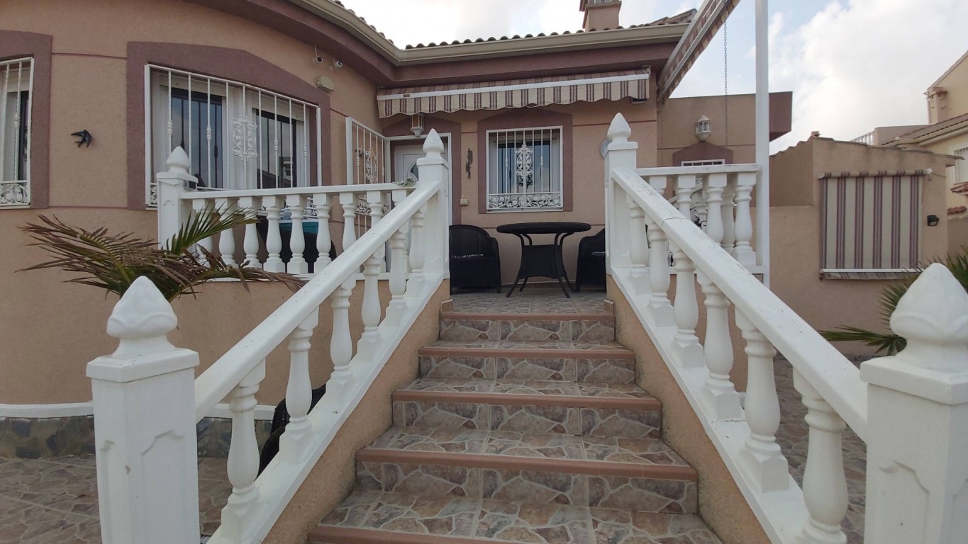 Villa en venta en Benimar