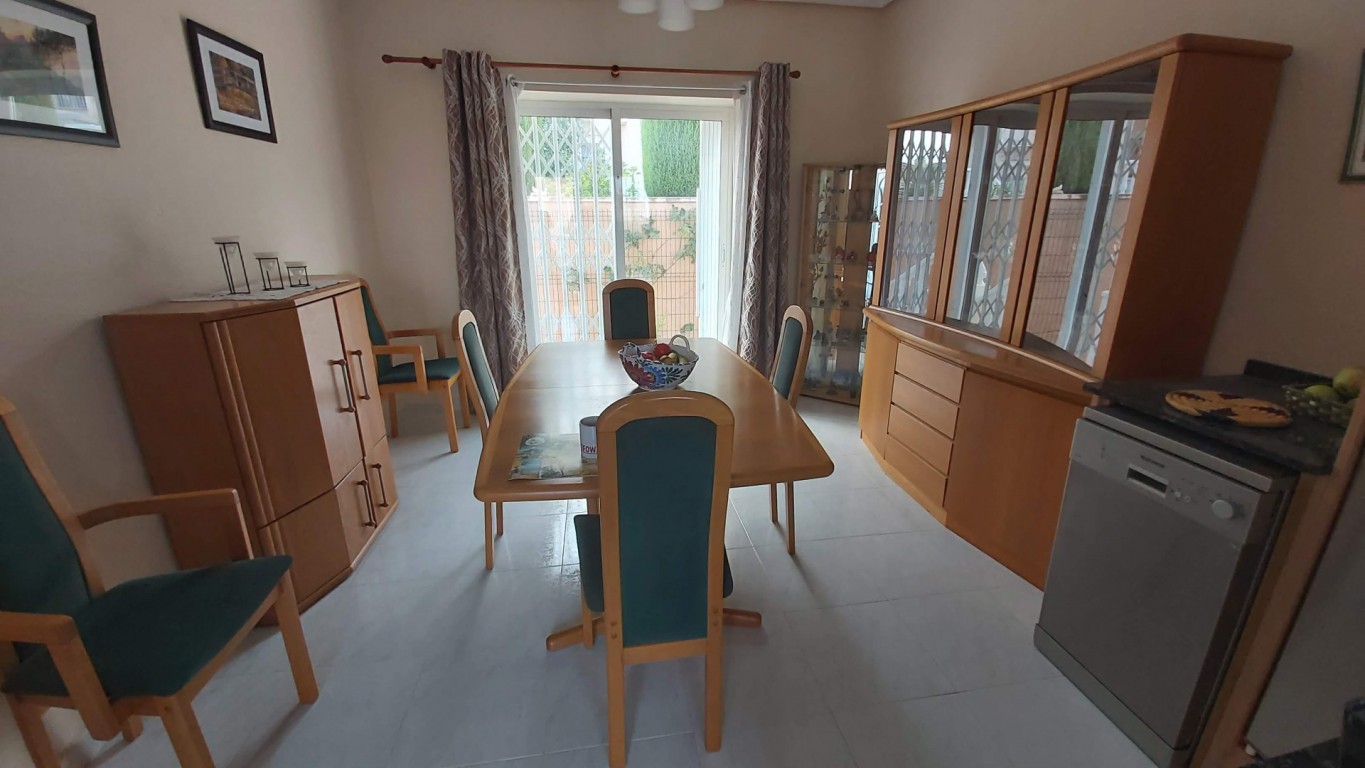 Villa en venta en Benimar