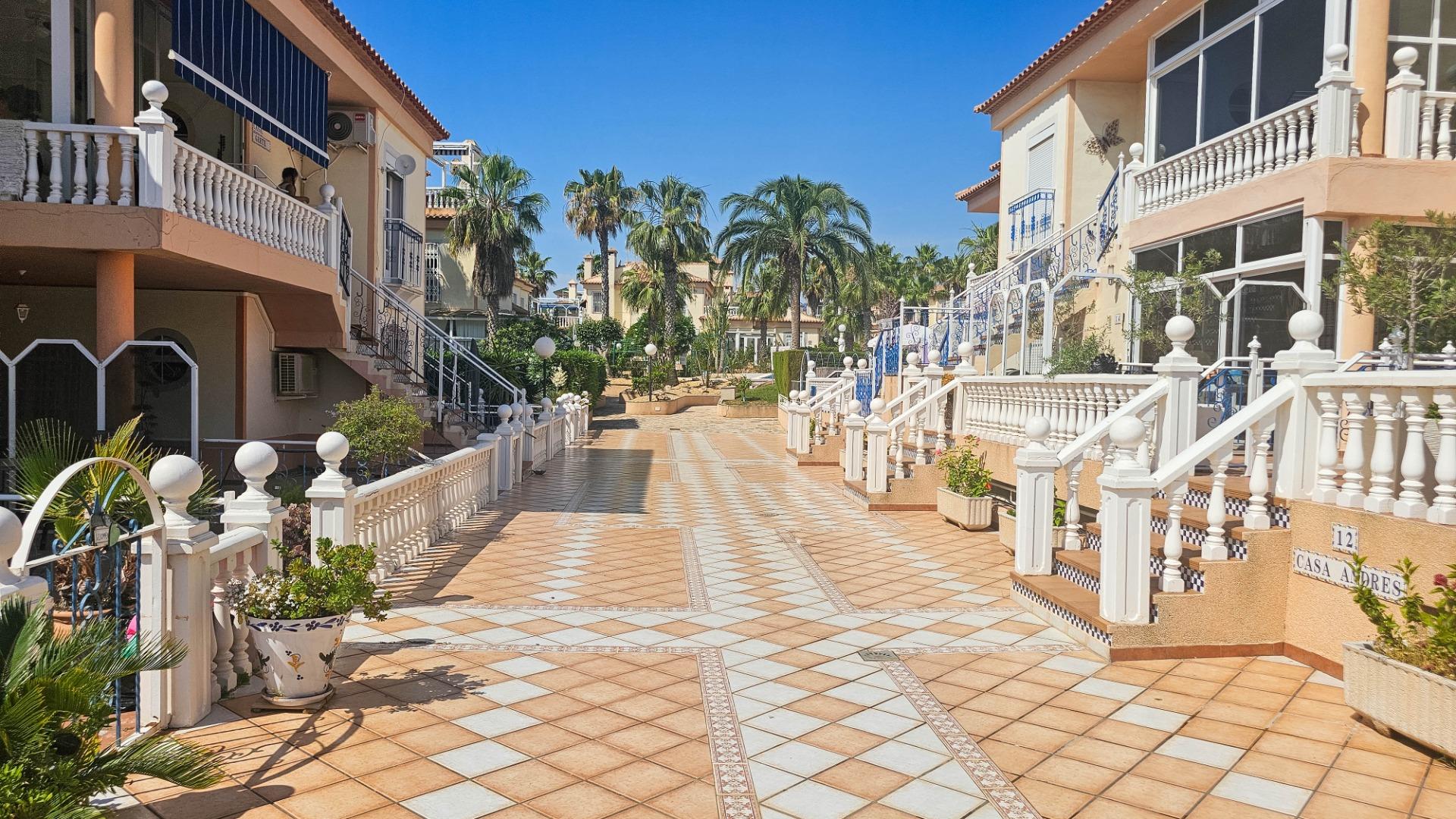 Bungalow for sale in Orihuela Costa, Alicante, Spain
