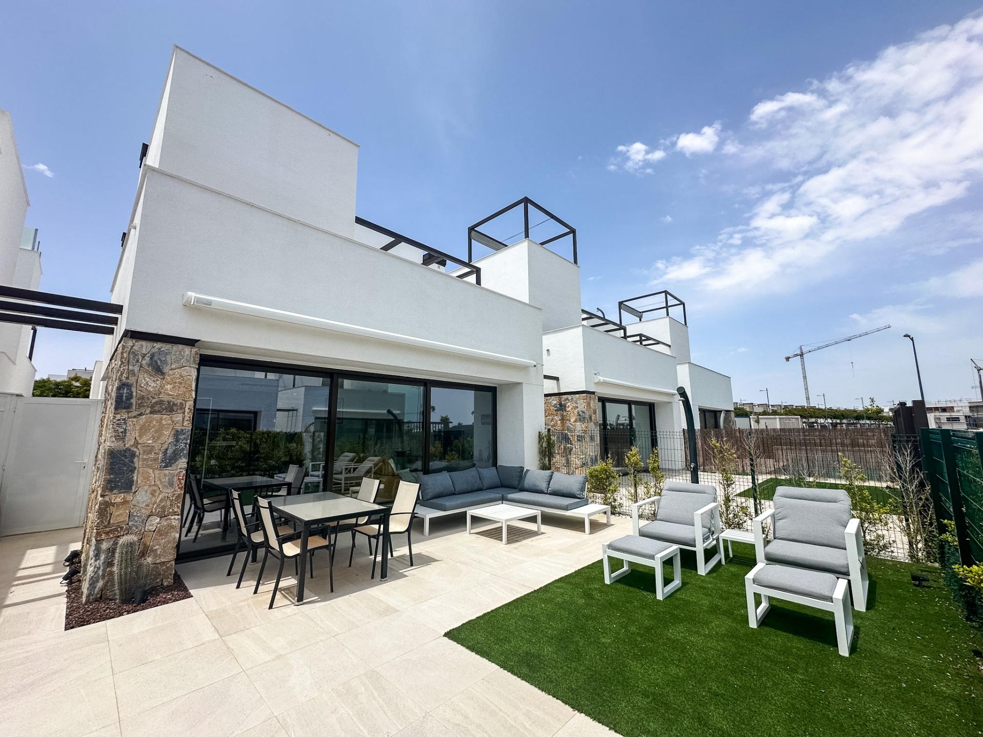 Villa en venta en Los Alcázares