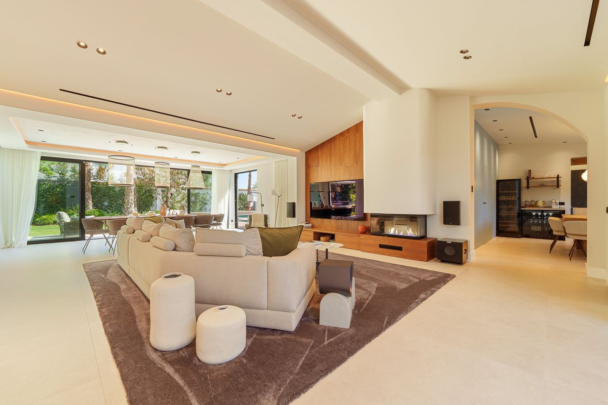 Villa for sale in Puerto Banus, Málaga, Spain