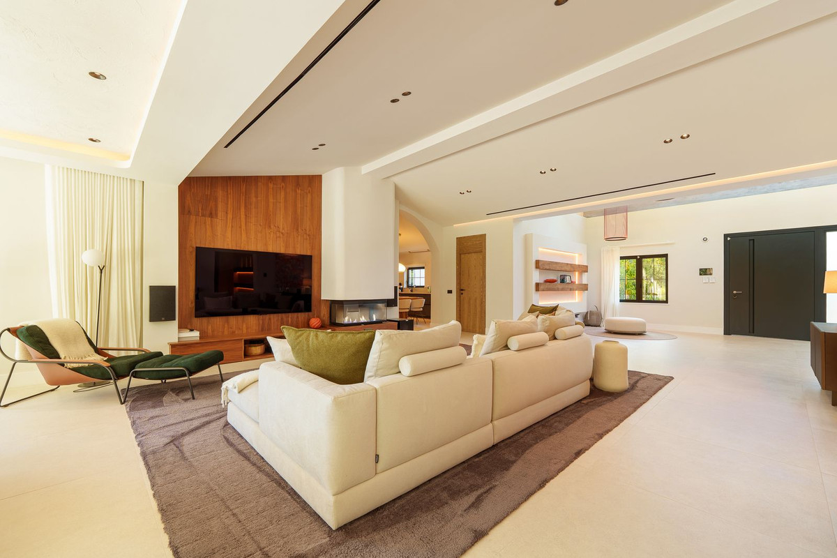Villa for sale in Puerto Banus, Málaga, Spain