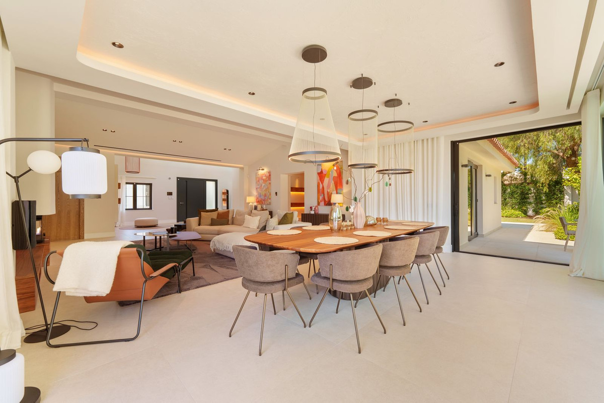 Villa for sale in Puerto Banus, Málaga, Spain