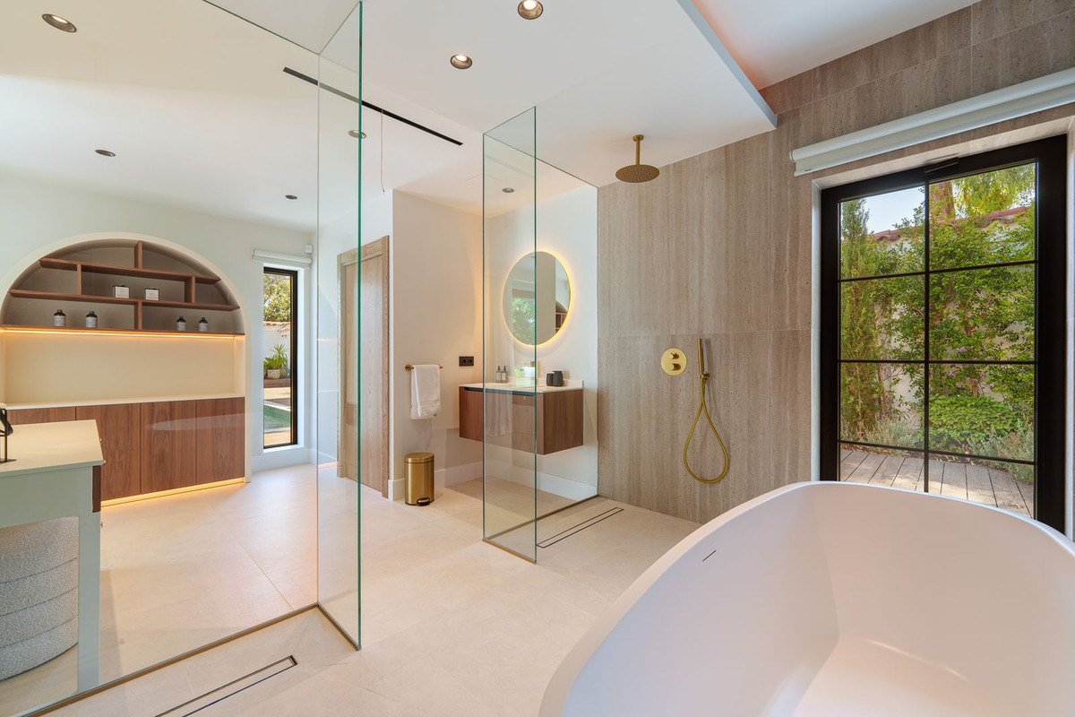 Villa for sale in Puerto Banus, Málaga, Spain