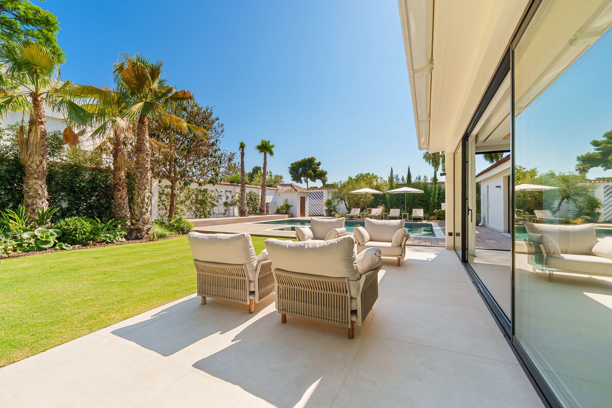 Villa for sale in Puerto Banus, Málaga, Spain