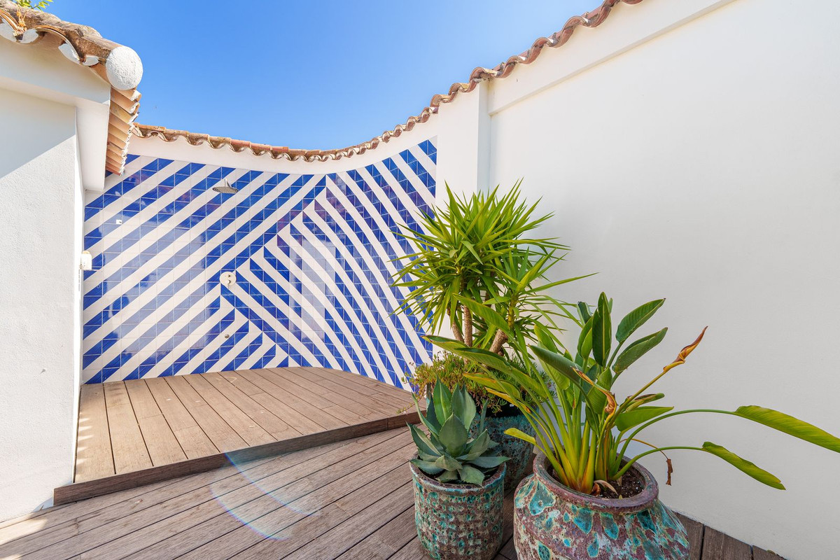 Villa for sale in Puerto Banus, Málaga, Spain
