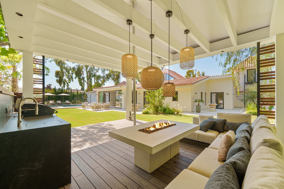 Villa for sale in Puerto Banus, Málaga, Spain