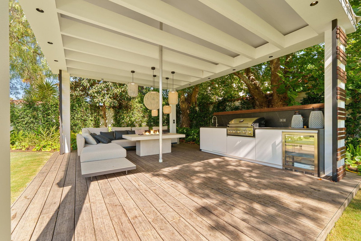 Villa for sale in Puerto Banus, Málaga, Spain