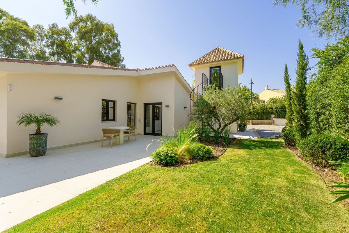 Villa for sale in Puerto Banus, Málaga, Spain