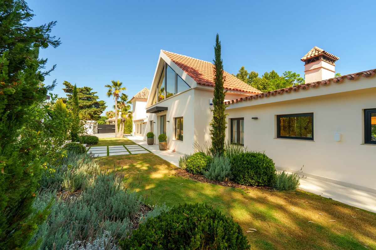 Villa for sale in Puerto Banus, Málaga, Spain