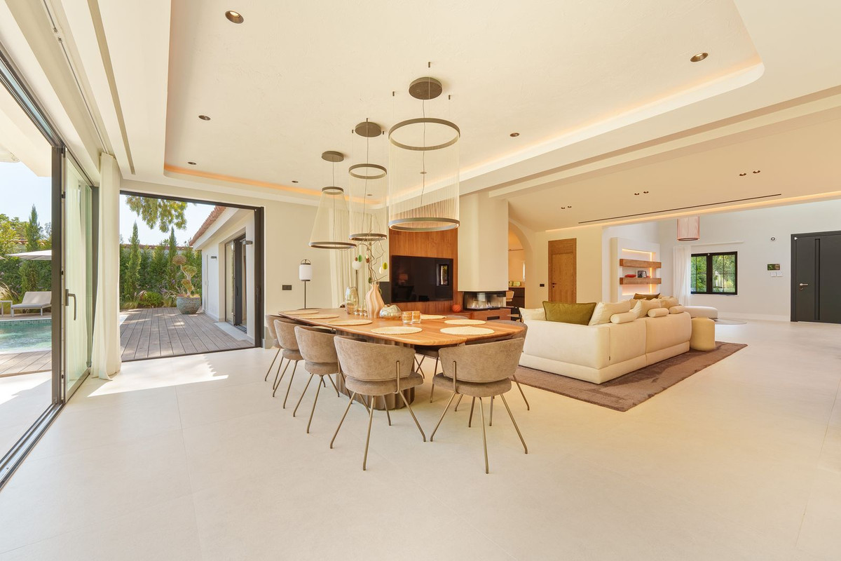 Villa for sale in Puerto Banus, Málaga, Spain