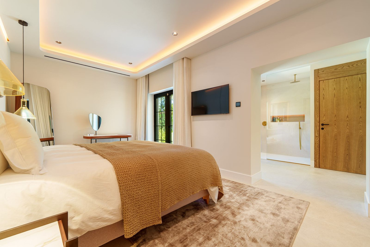 Villa for sale in Puerto Banus, Málaga, Spain