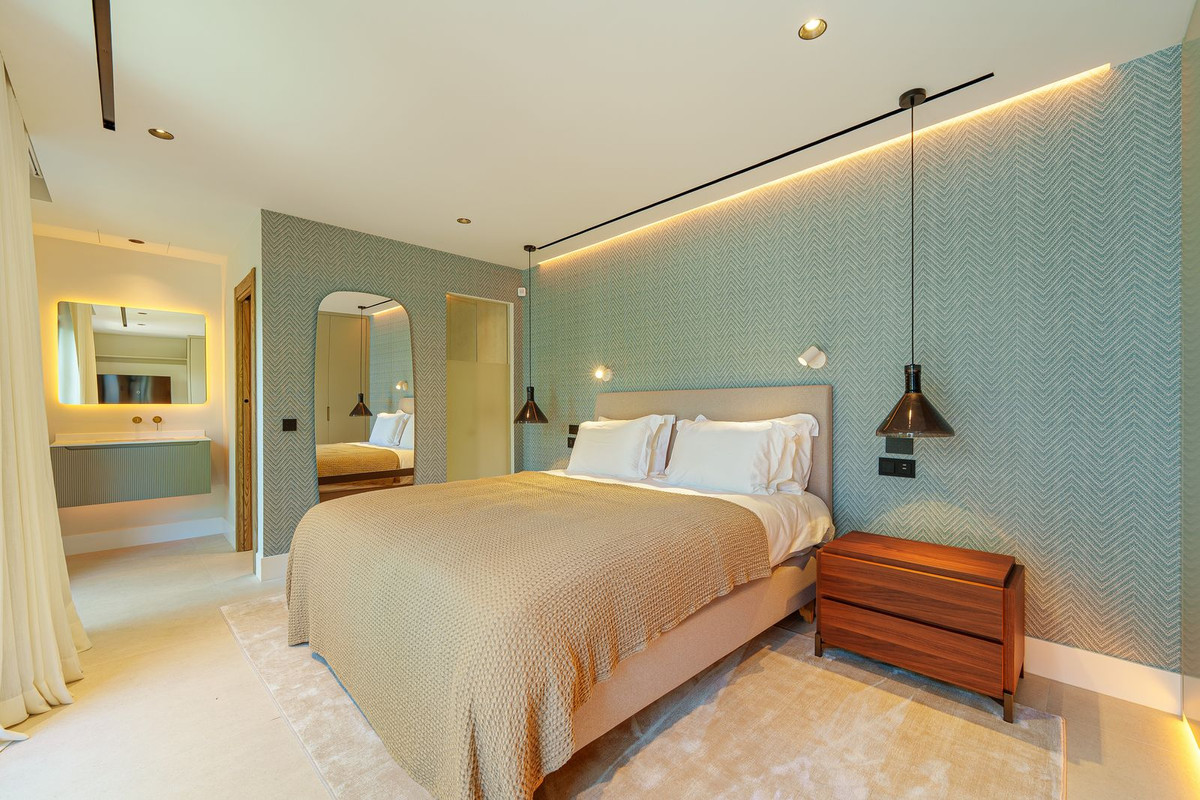 Villa for sale in Puerto Banus, Málaga, Spain