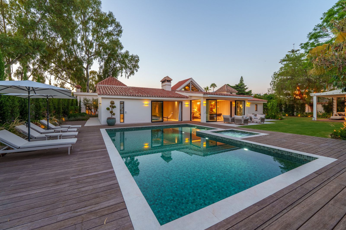 Villa for sale in Puerto Banus, Málaga, Spain