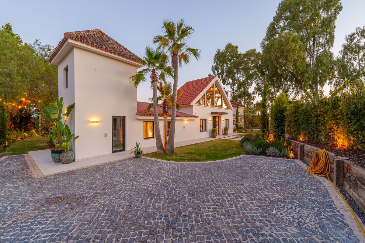 Villa for sale in Puerto Banus, Málaga, Spain