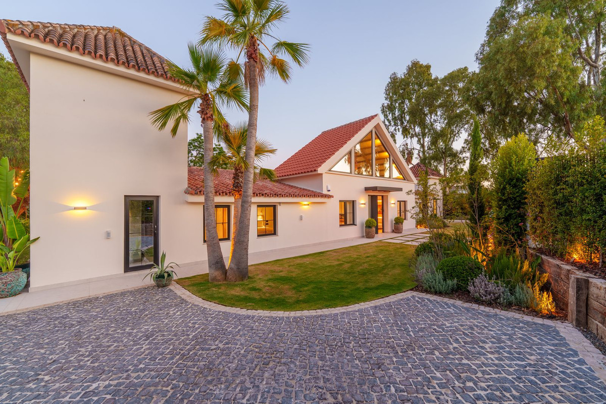 Villa for sale in Puerto Banus, Málaga, Spain
