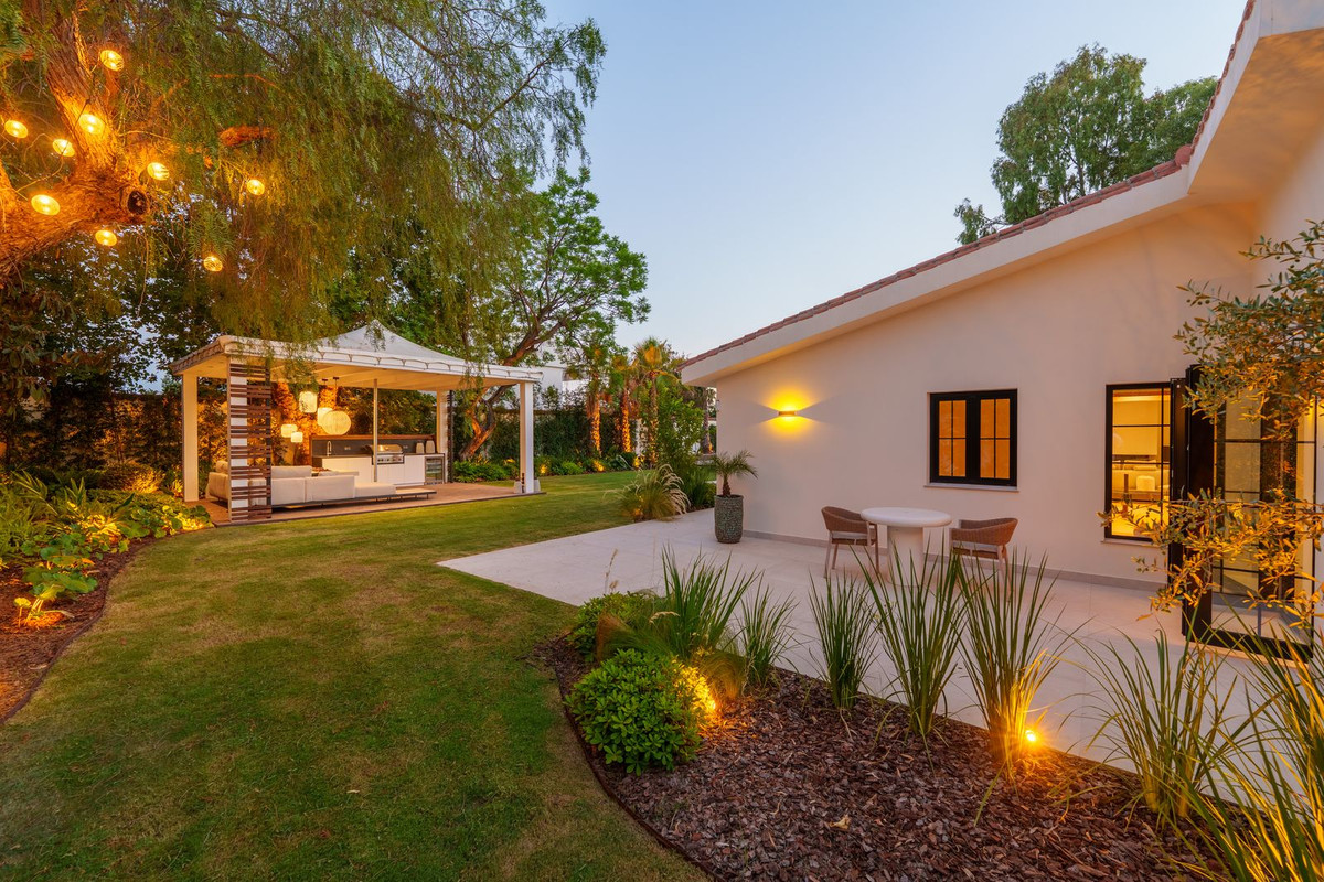 Villa for sale in Puerto Banus, Málaga, Spain