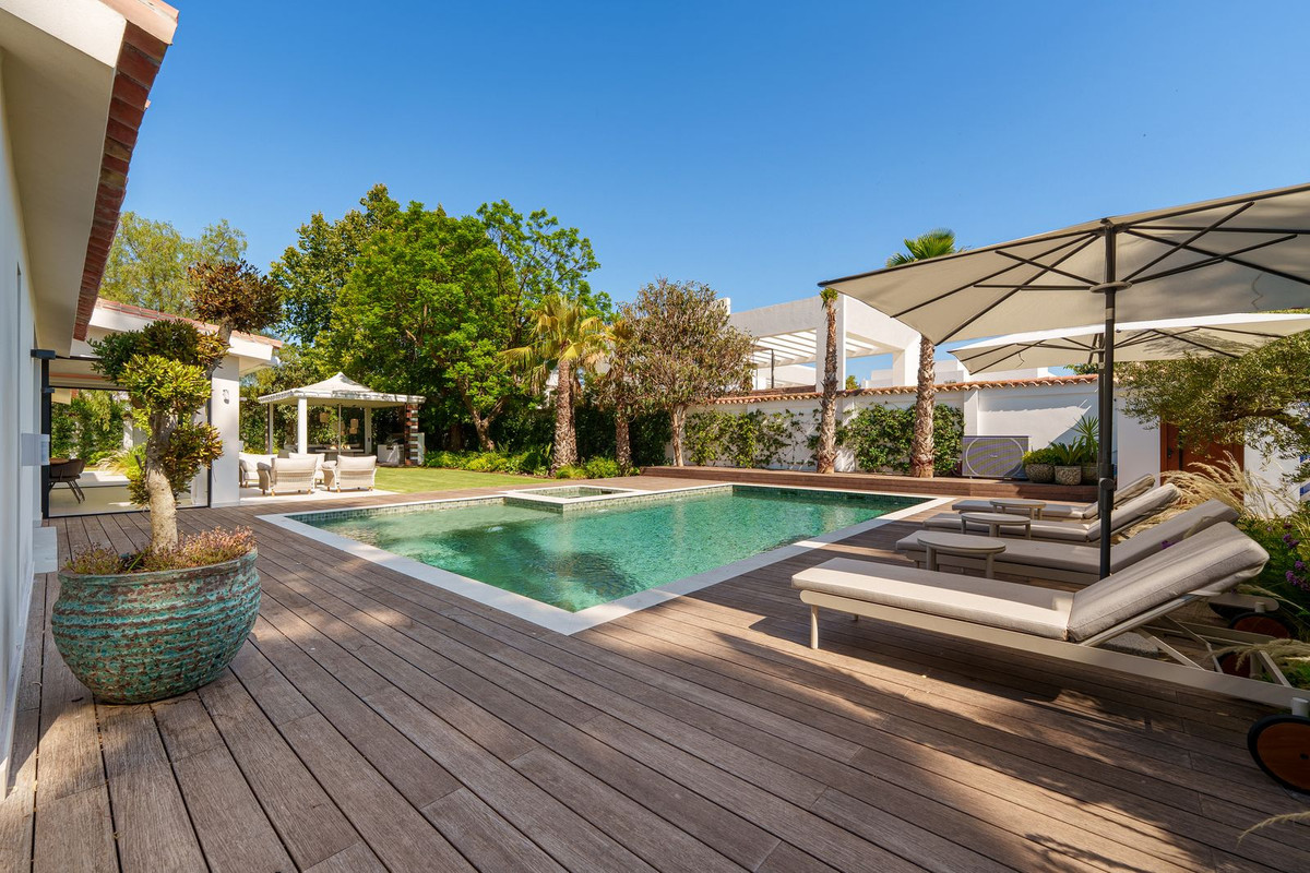Villa for sale in Puerto Banus, Málaga, Spain