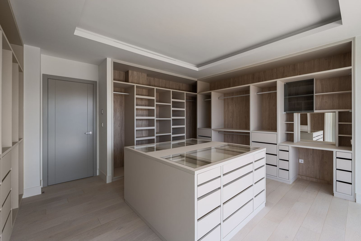 Villa for sale in Estepona, Málaga, Spain