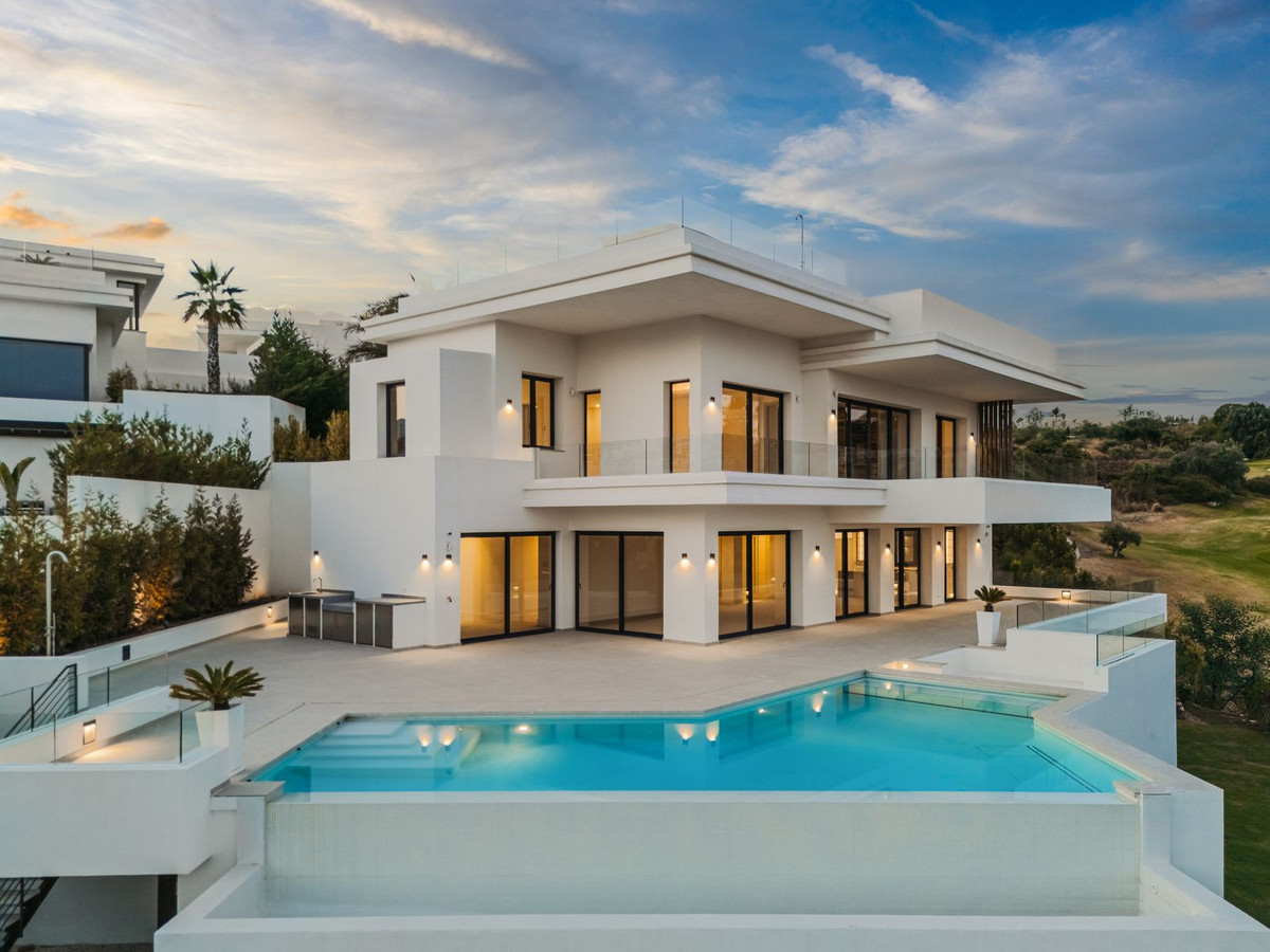 Villa for sale in Estepona, Málaga, Spain