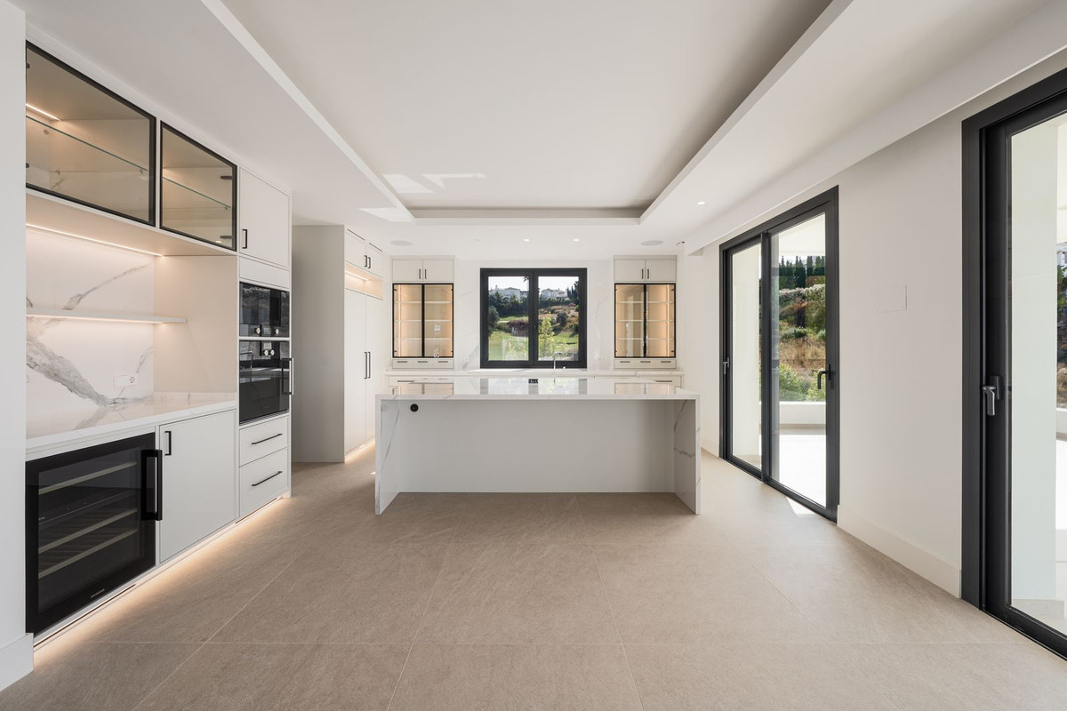 Villa for sale in Estepona, Málaga, Spain
