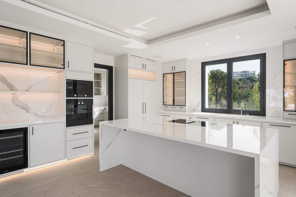 Villa for sale in Estepona, Málaga, Spain