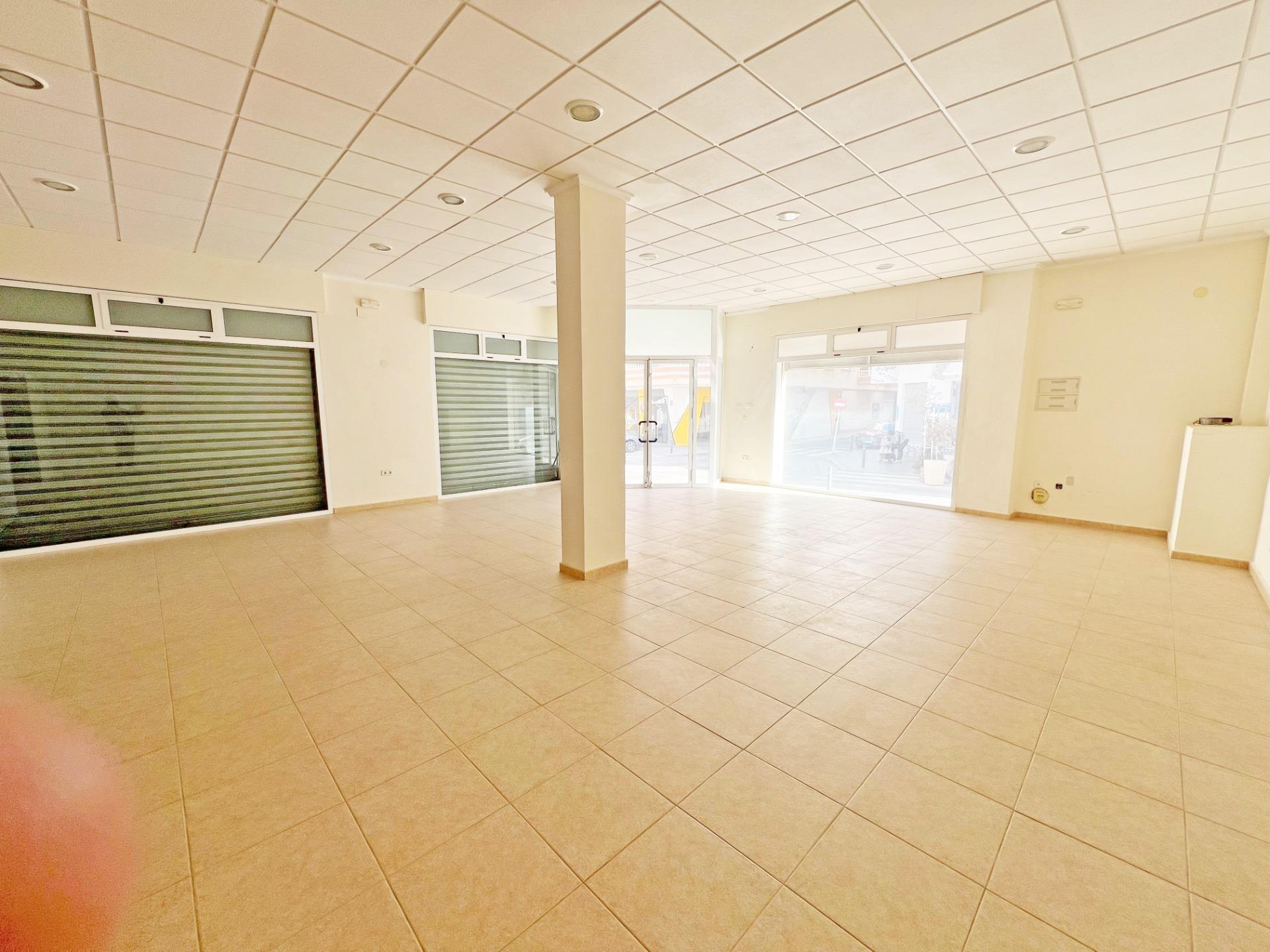 Commercial unit for sale in Guardamar Del Segura, Alicante, Spain