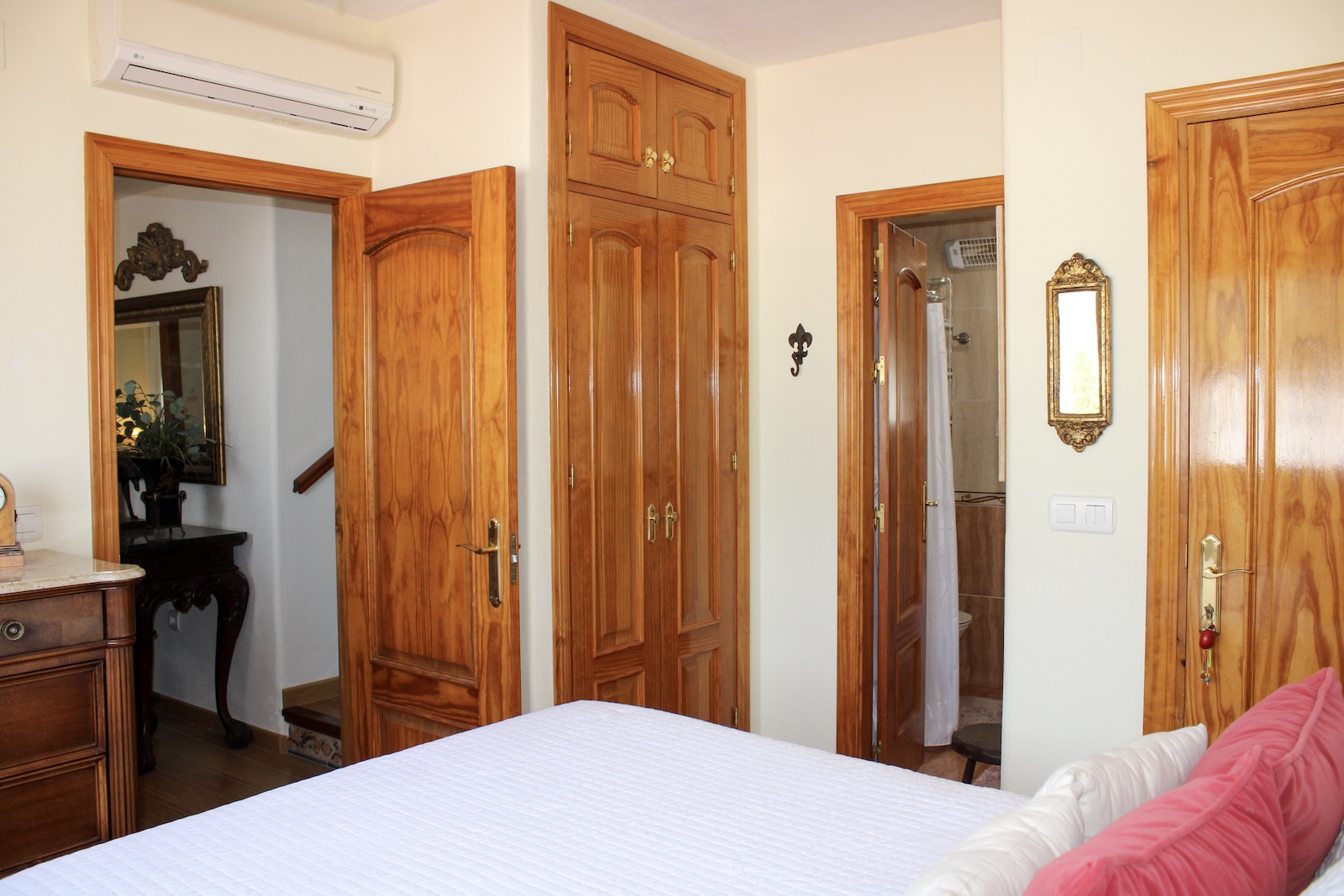 Villa for sale in Almuñecar, Granada, Spain