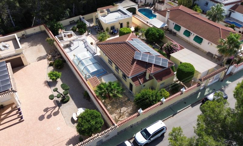 Villa for sale in Pinar De Campoverde, Alicante, Spain