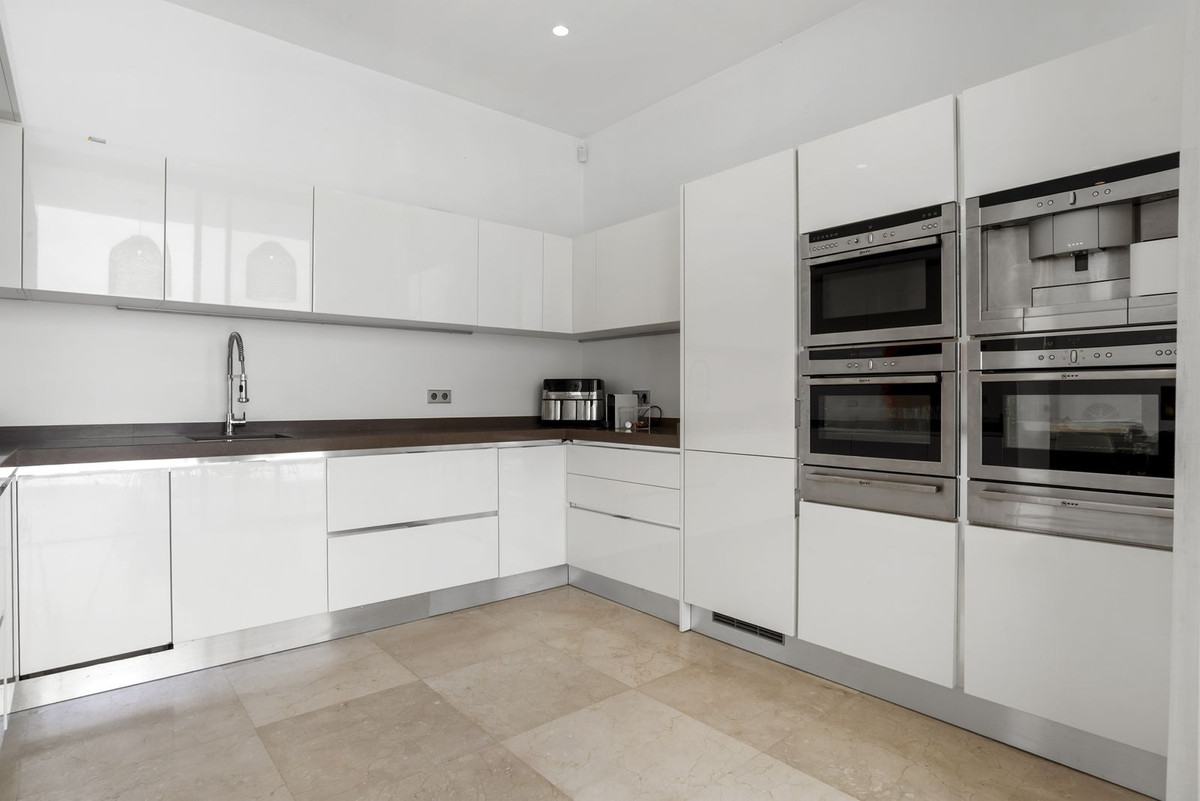 Villa for sale in Benahavis, Málaga, Spain