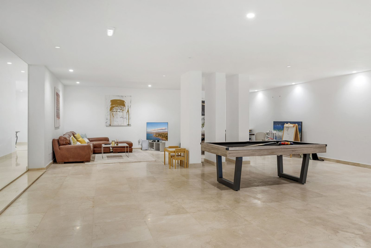 Villa for sale in Benahavis, Málaga, Spain