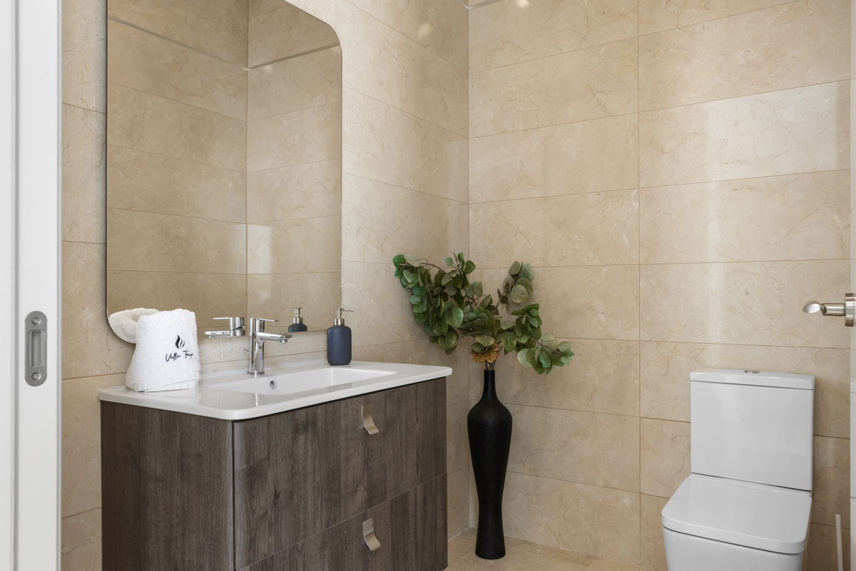 Villa for sale in Benahavis, Málaga, Spain